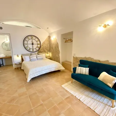 Il Sorriso Dei Sassi ゲストハウス 4*